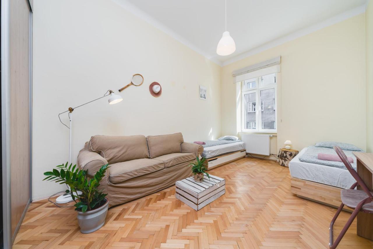 Homely 4 Bedroom Apartment - Old Town - By Upstairs Krakow Exterior photo